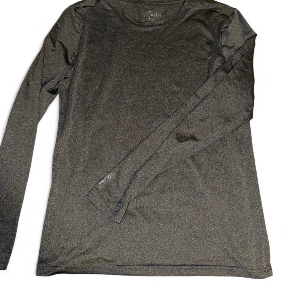 Under scrub shirt / Athletic shirt